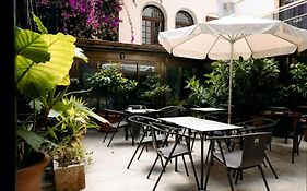 Vintage Hotel Mercedes